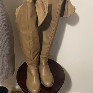 Shoe dazzle Tan knee high zipper draw string sz 10